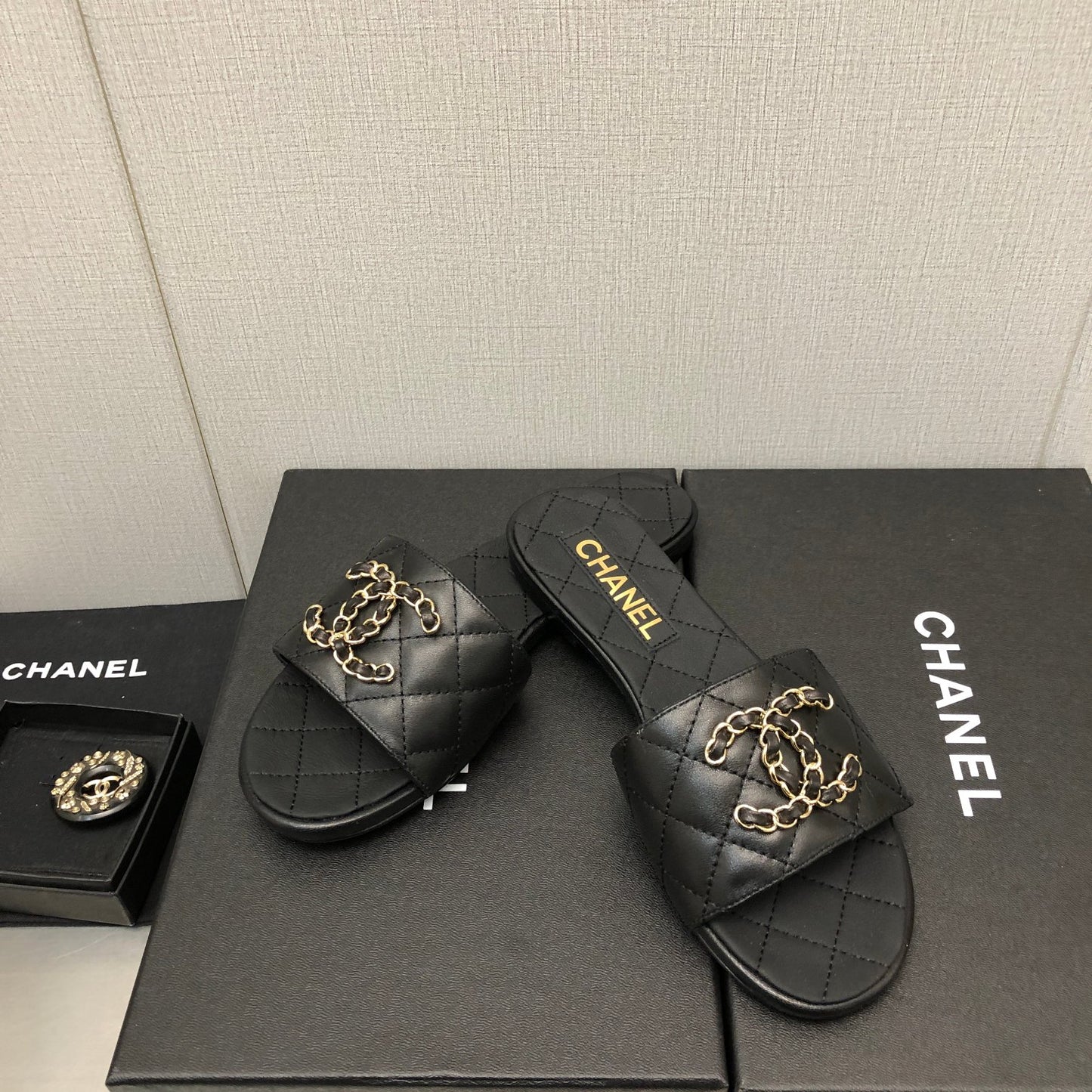 小香家-2023新款 羊皮菱格拖鞋 黑色