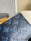LV M80422 Multiple 短夾