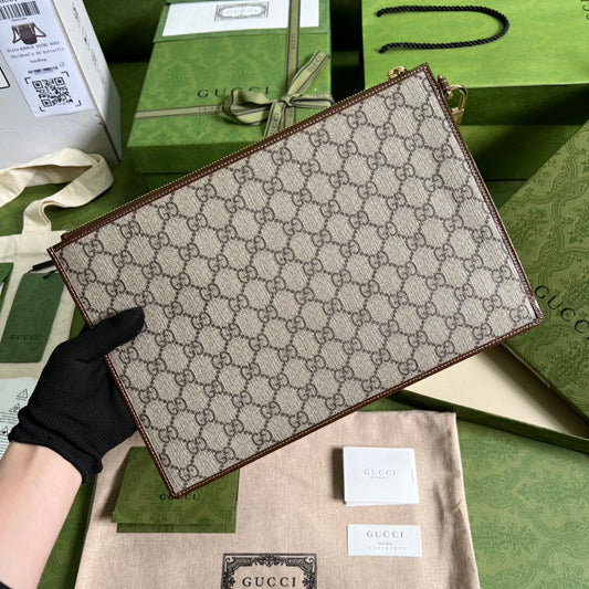 Gucci 經典老花手拿包