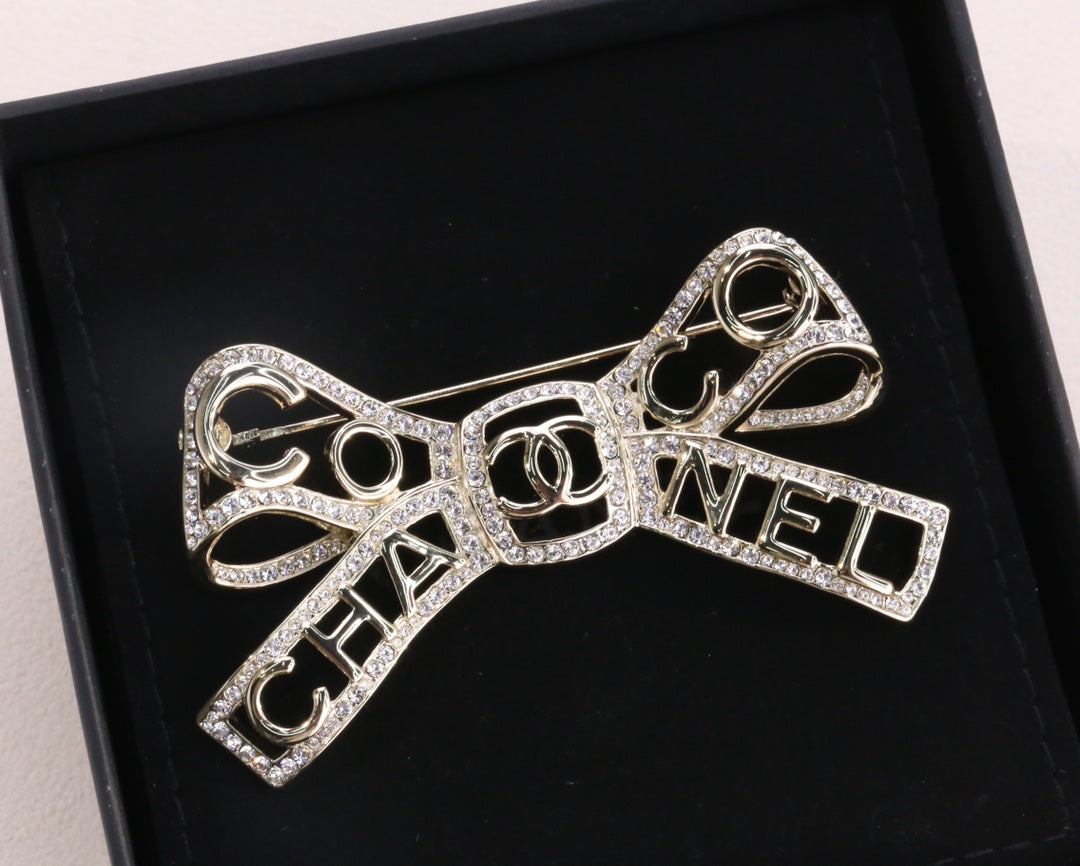Chanel 胸針