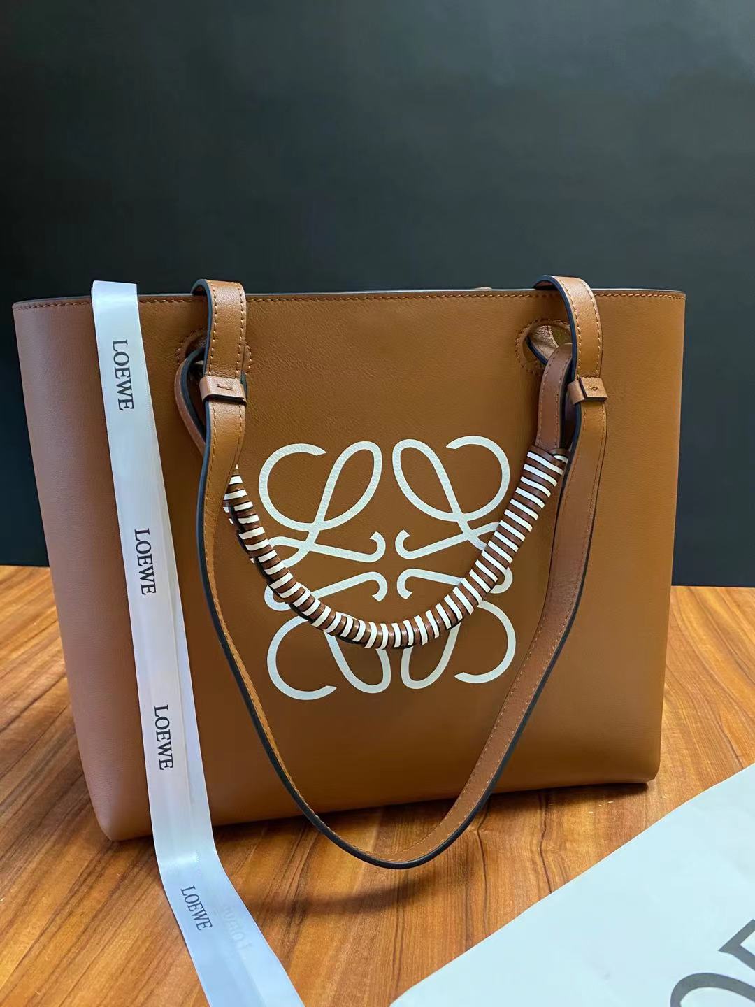 羅L威-Anagram Tote 牛皮 咖色