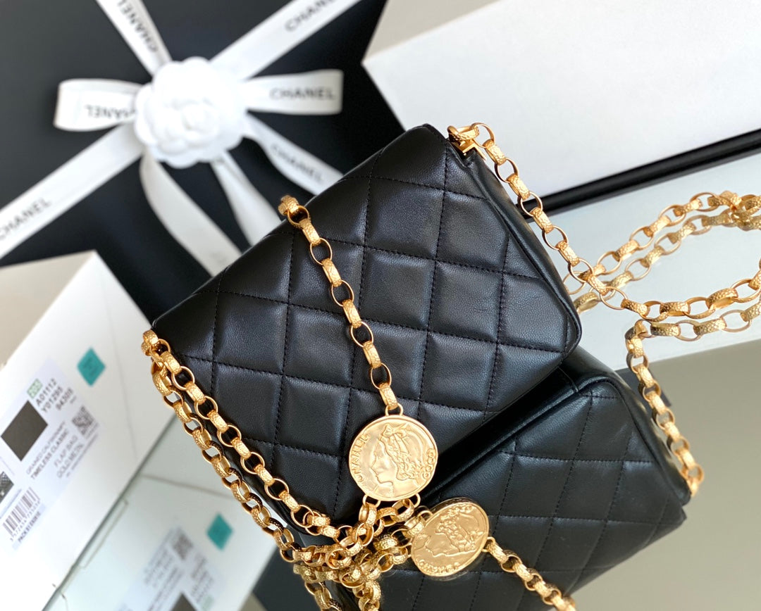 Chanel 復古金幣鏈條口蓋包