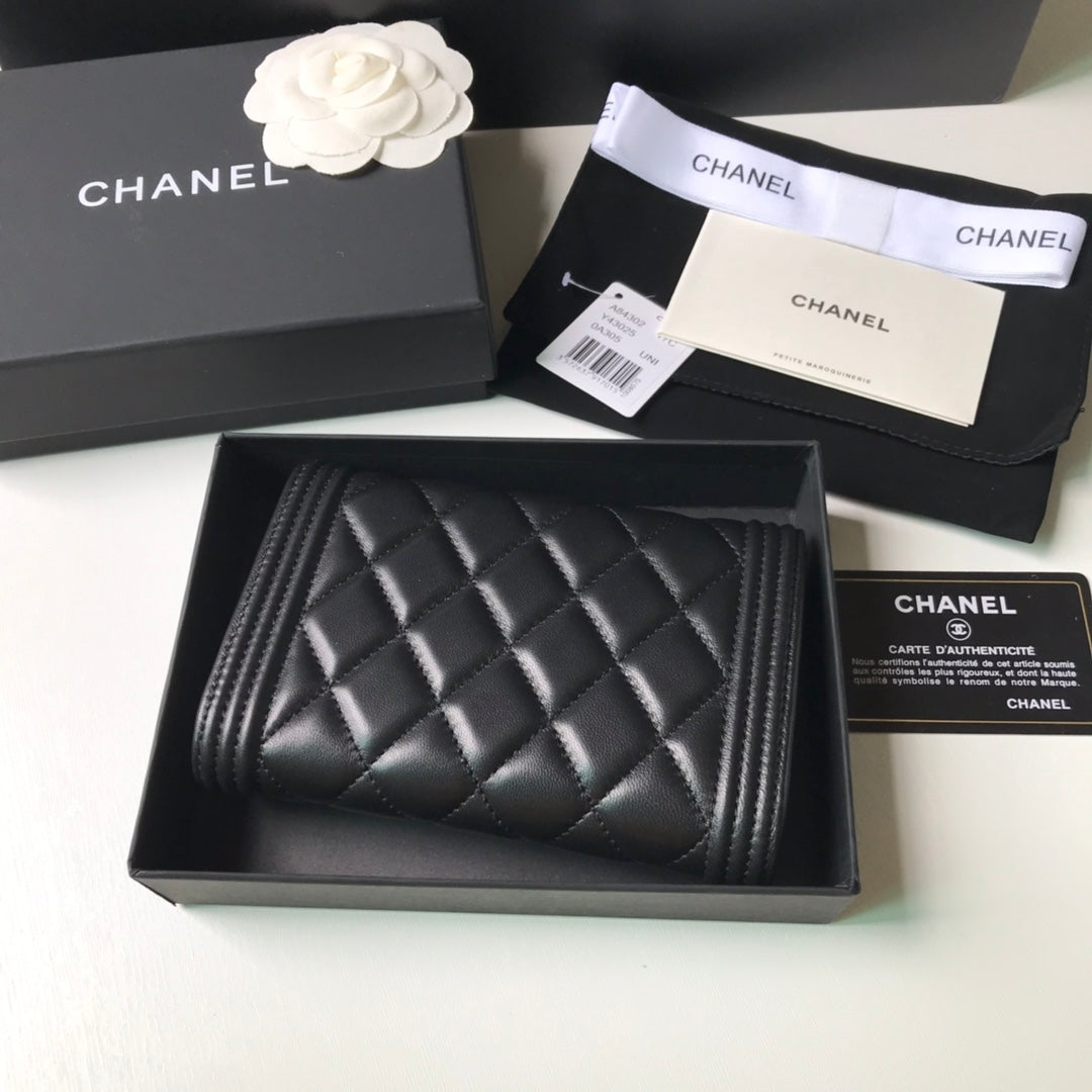 Chanel 三折中夾-黑色羊皮金扣