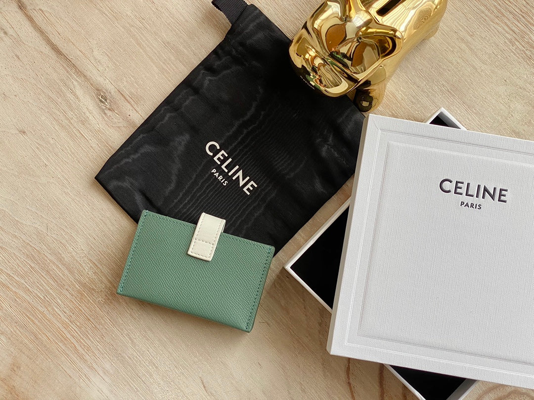 Celine 粒面牛皮風琴卡包