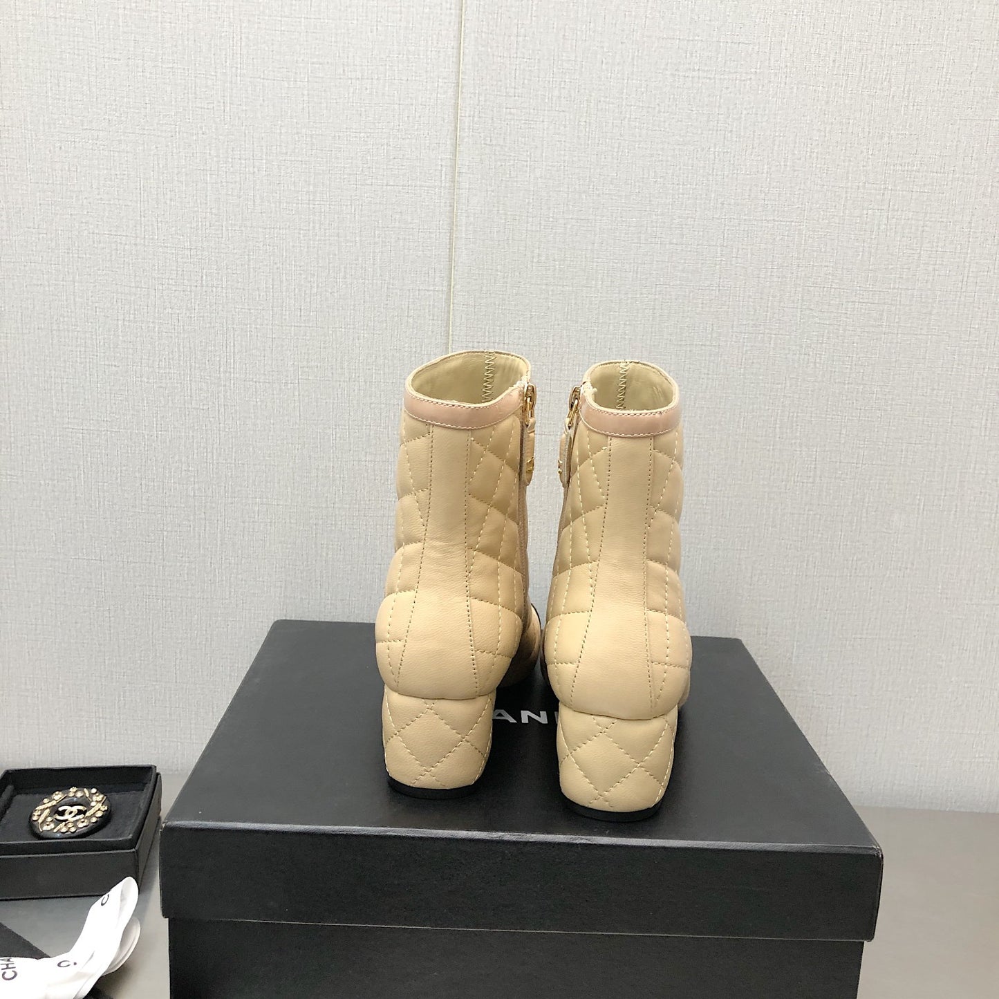 小香家-2022秋冬新款 菱格短靴 杏色
