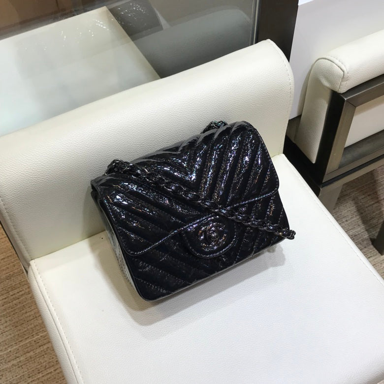 小香家-2018春夏 褶皺紋金屬皮 牛皮 CF包 17cm