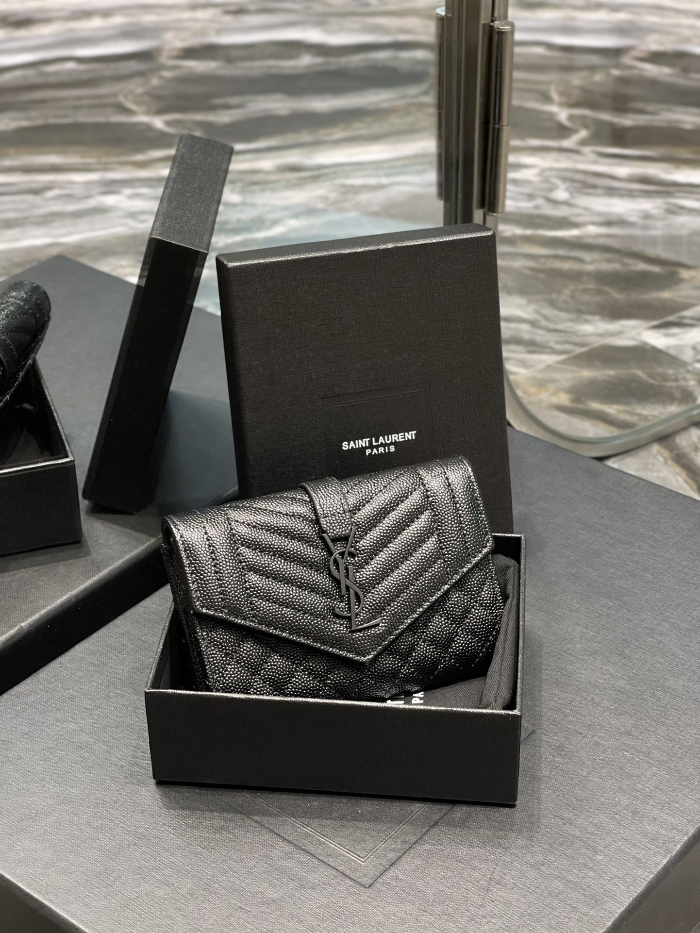 YSL 新品短夾 黑色黑扣