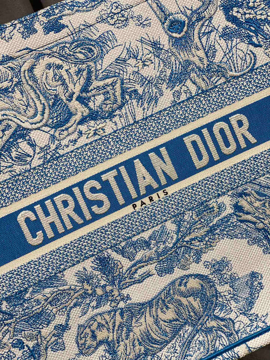 Dior Book Tote-大號41.5cm-淺藍色老虎