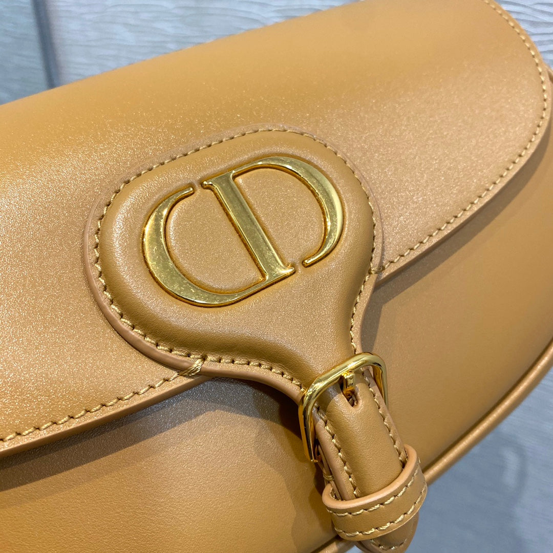 Dior Bobby系列 East-Wes 腋下包 棕色