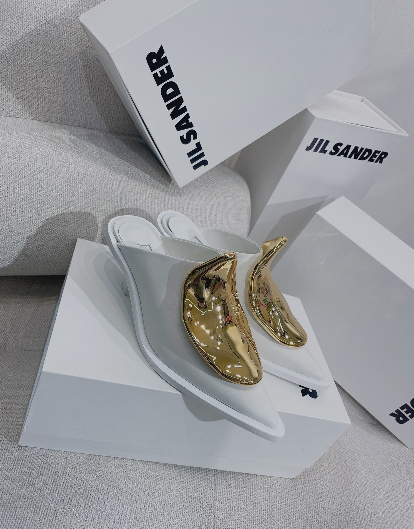 Jil sander-2022春夏 走秀新款 金屬裝飾尖頭平底拖鞋
