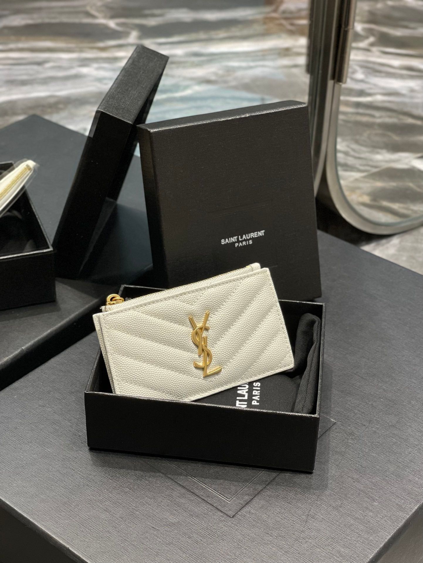YSL 新品卡包_白色金扣