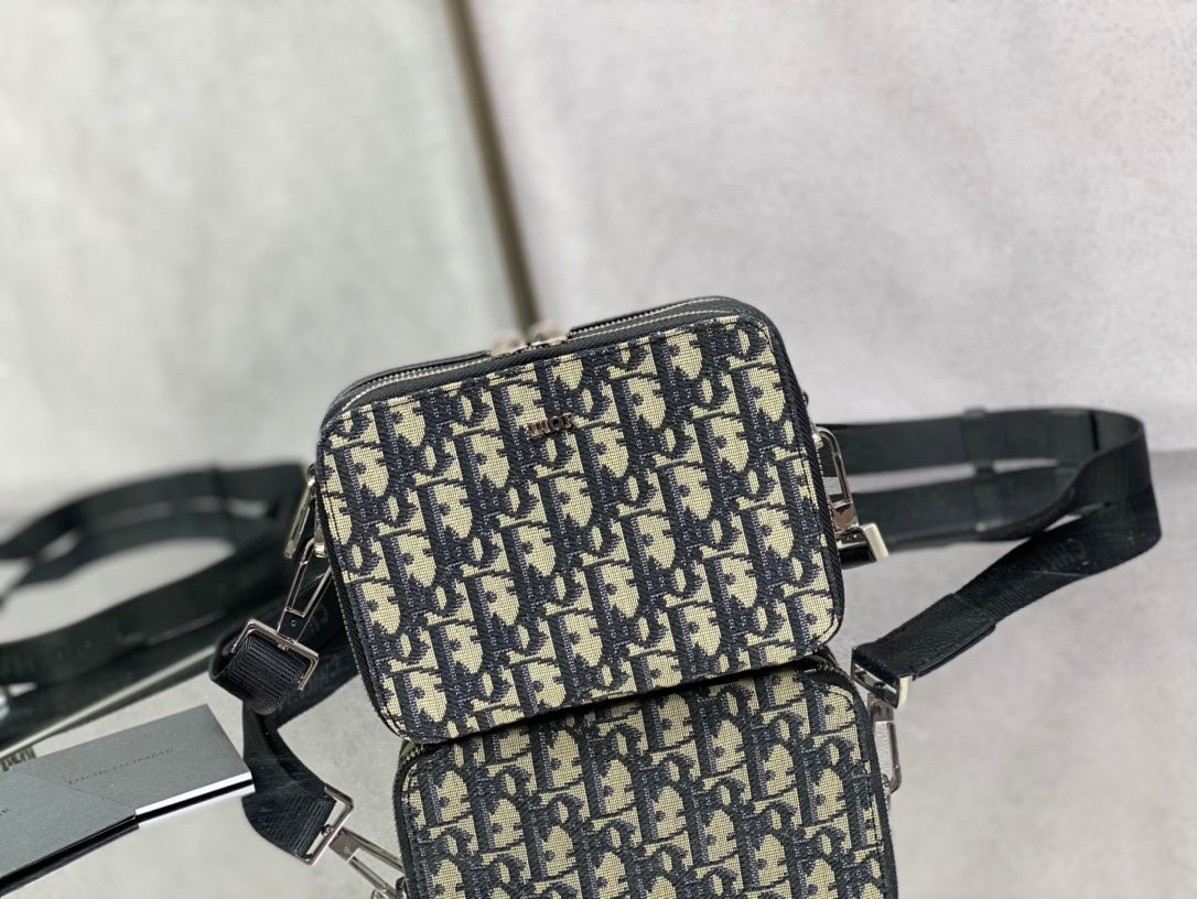 Dior 經典相機包-17*5*12cm