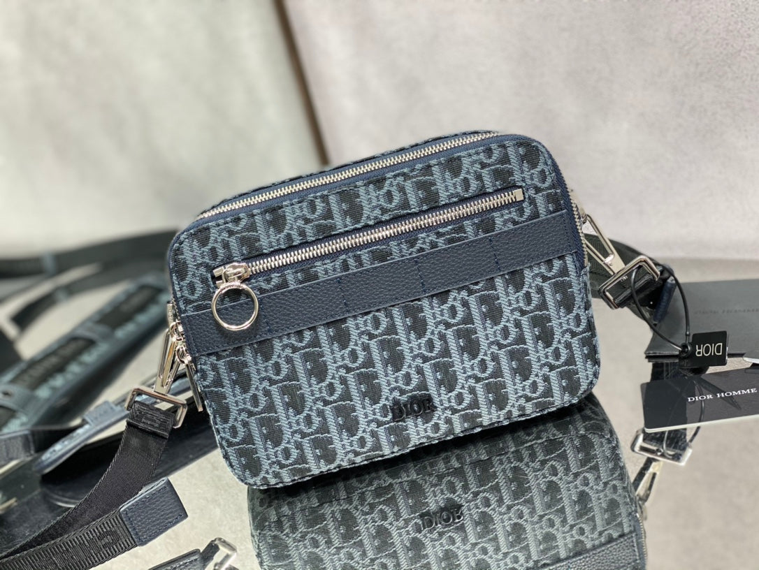 Dior 經典相機包-22*15*5cm