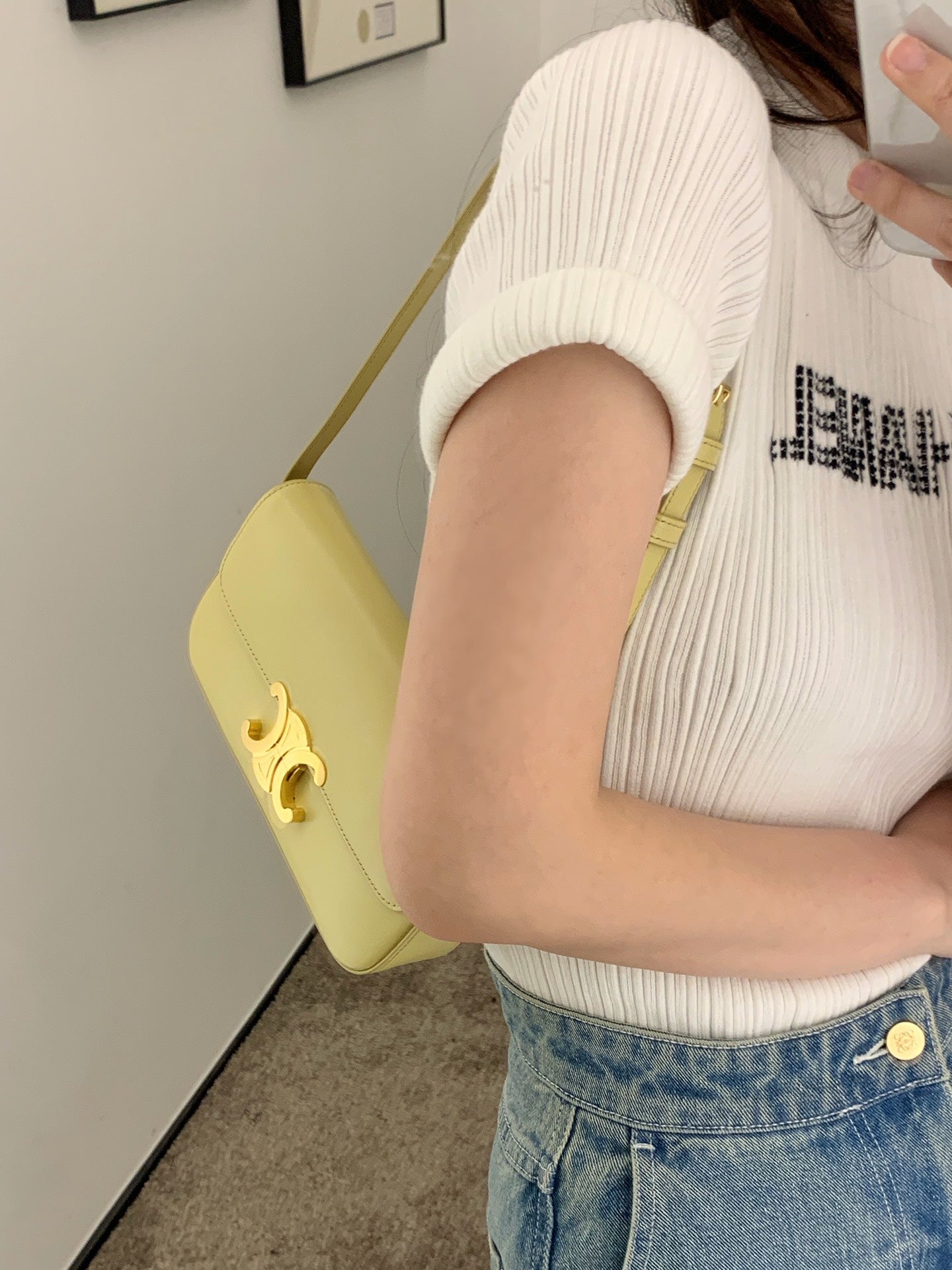 Celine Triomphe 牛皮革腋下包-黃色