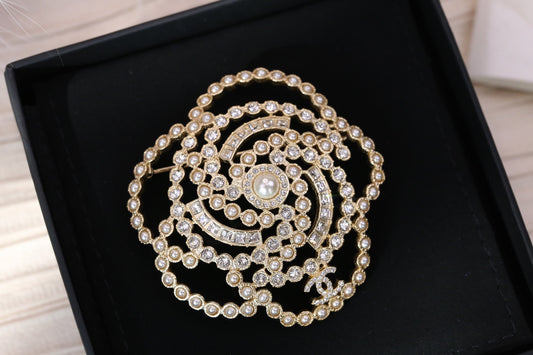 Chanel 胸針