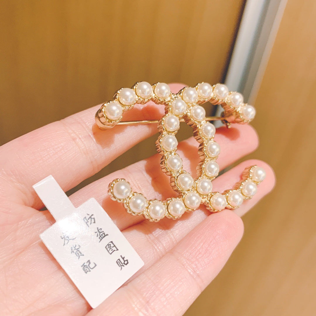 Chanel 胸針