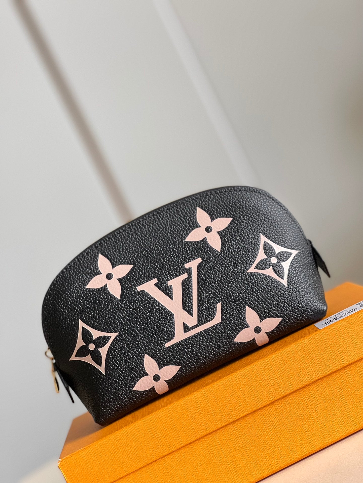 LV M59086 壓花絲印化妝包