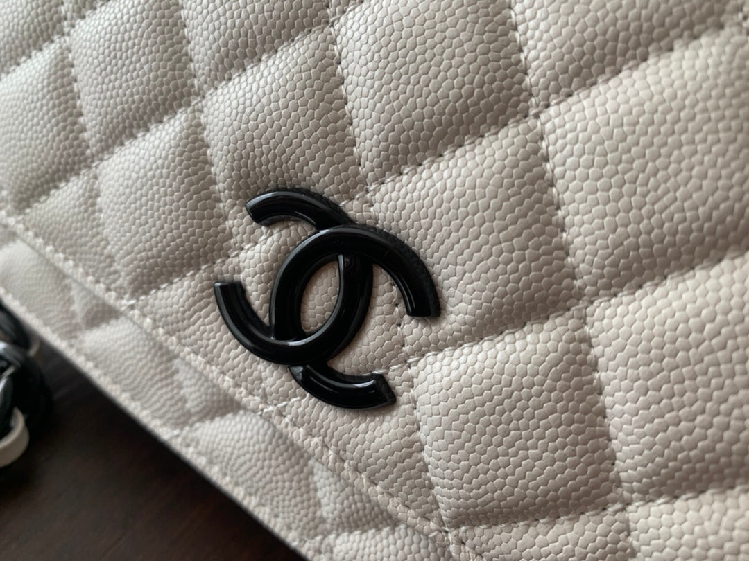 Chanel WOC-白色球紋牛皮-黑扣
