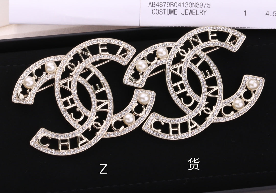 Chanel 胸針