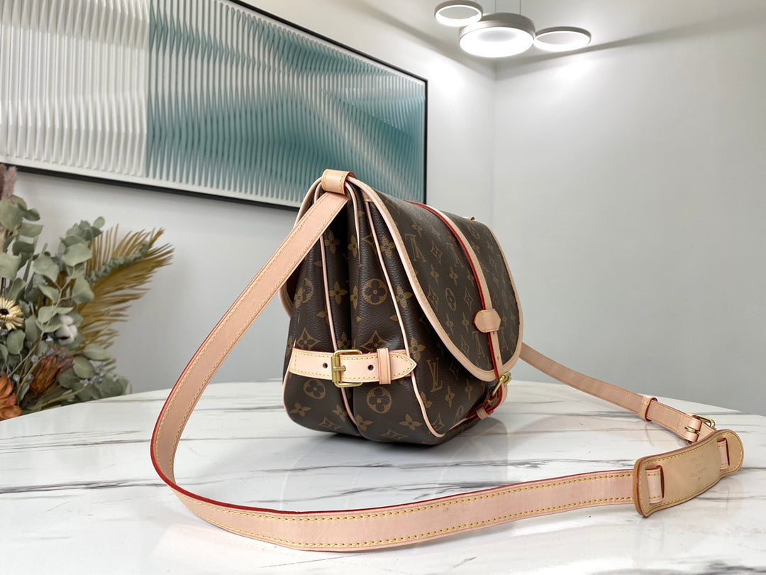 LV M40710 中古系列，SAUMUR 中號手袋