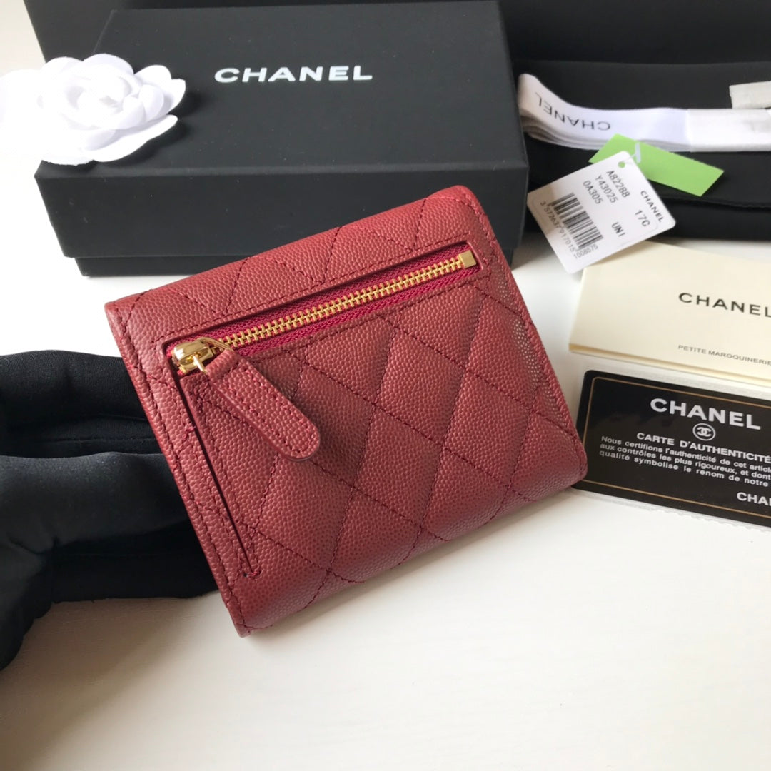 Chanel 三折短夾-紅色球紋皮金釦