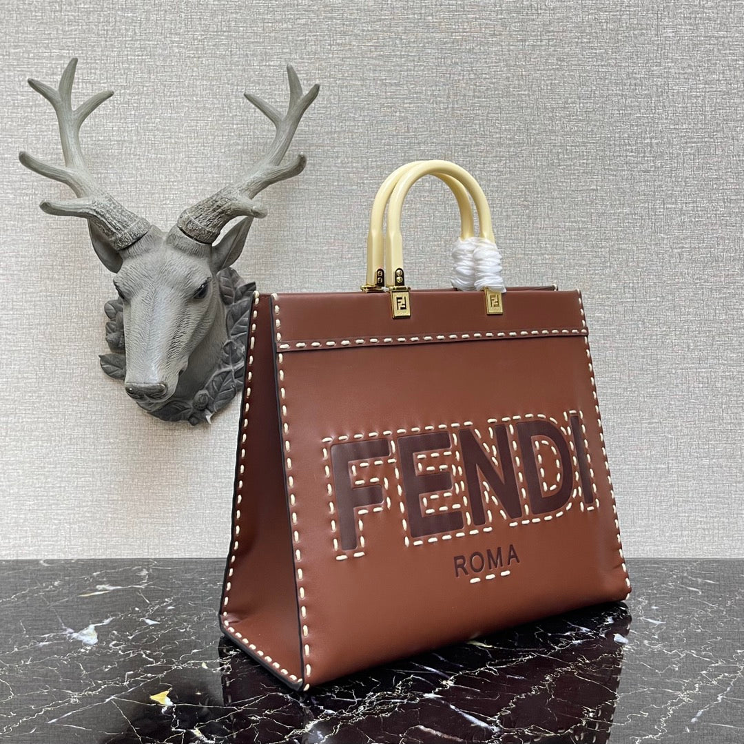 芬F家-Fendi Sunshine-中號棕色燙印牛皮手提袋