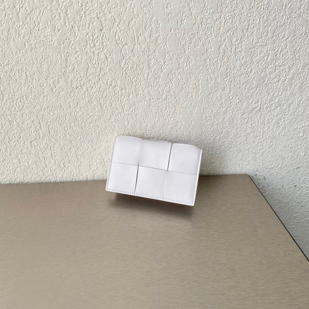 B編織-大格翻蓋卡包 小羊皮 12.2×7.5×2.5cm