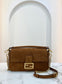 芬F家-Baguette-中型棕色麂皮法棍包