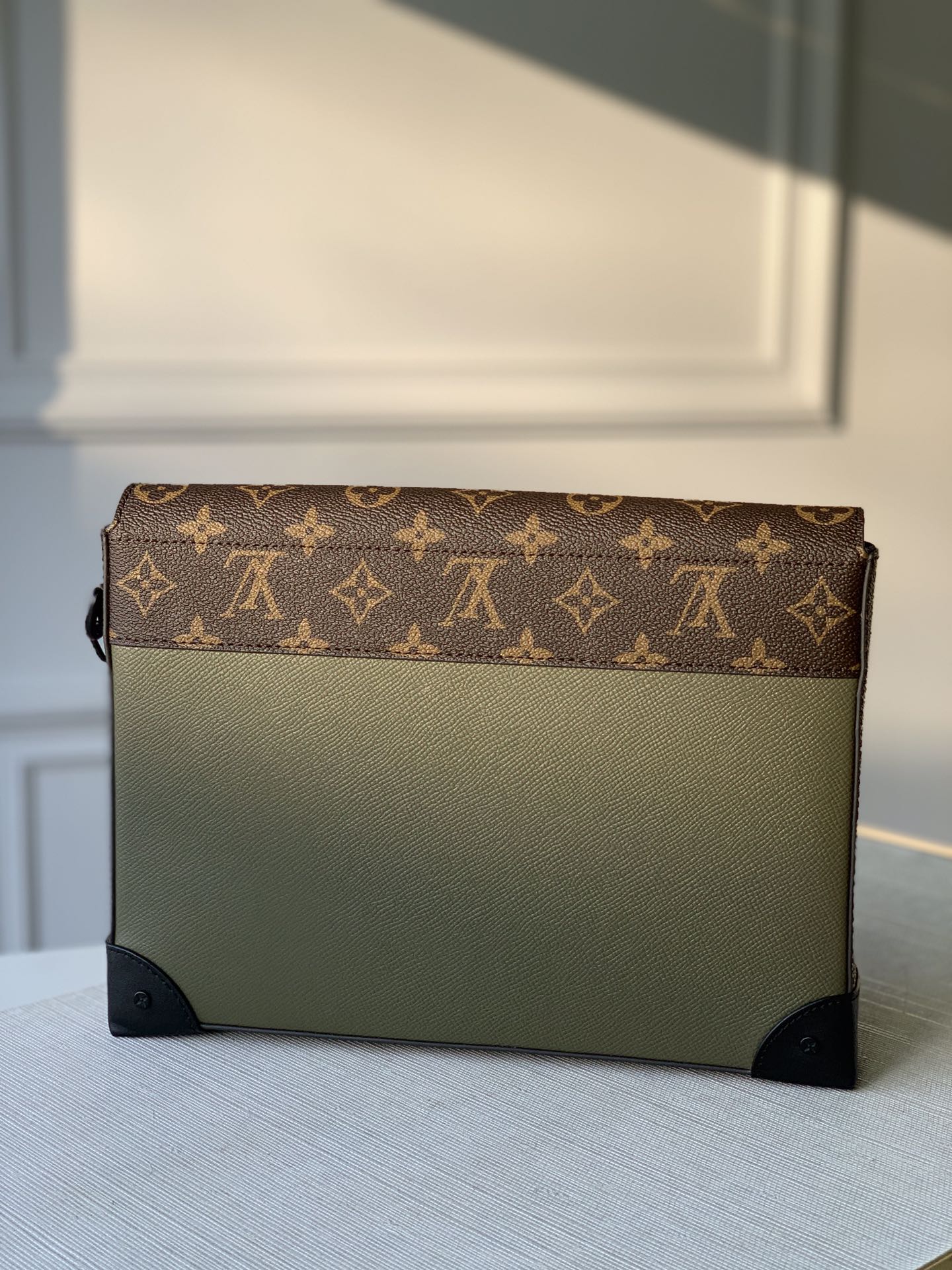 LV M30583 Pochette Voyage Steamer手拿包 墨綠色