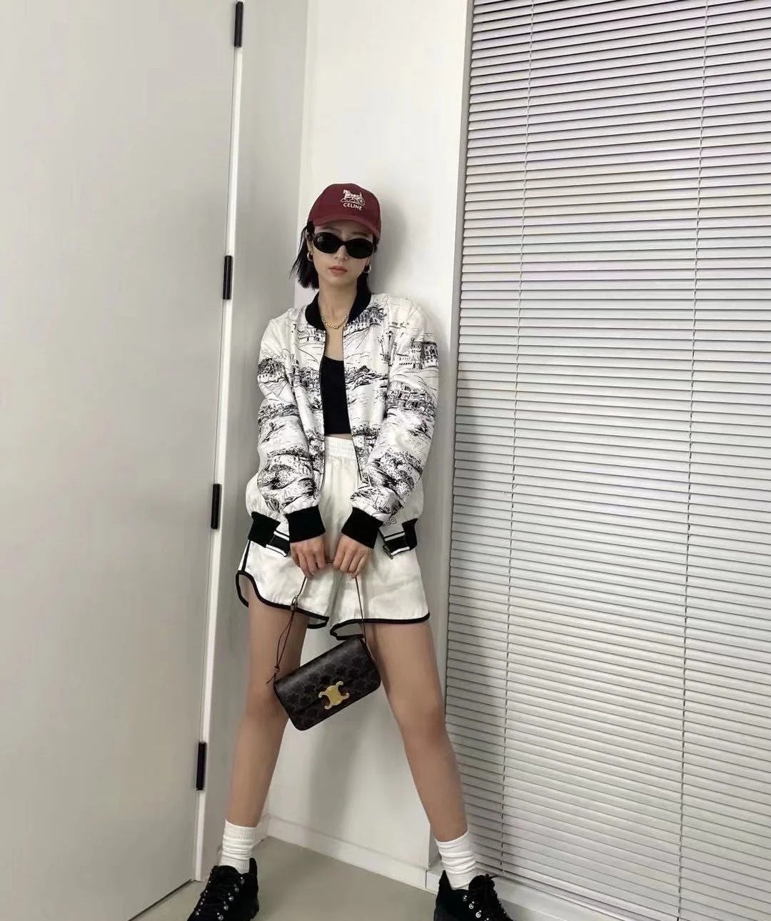 Celine Triomphe老花腋下包