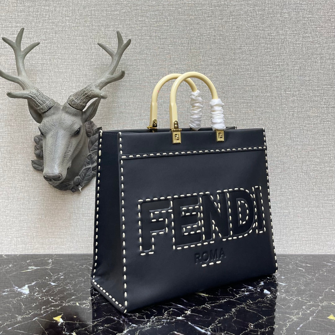 芬F家-Fendi Sunshine-中號黑色燙印牛皮手提袋