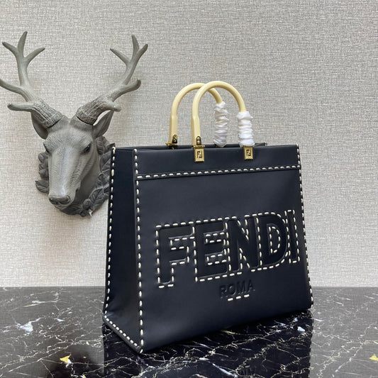 芬F家-Fendi Sunshine-中號黑色燙印牛皮手提袋