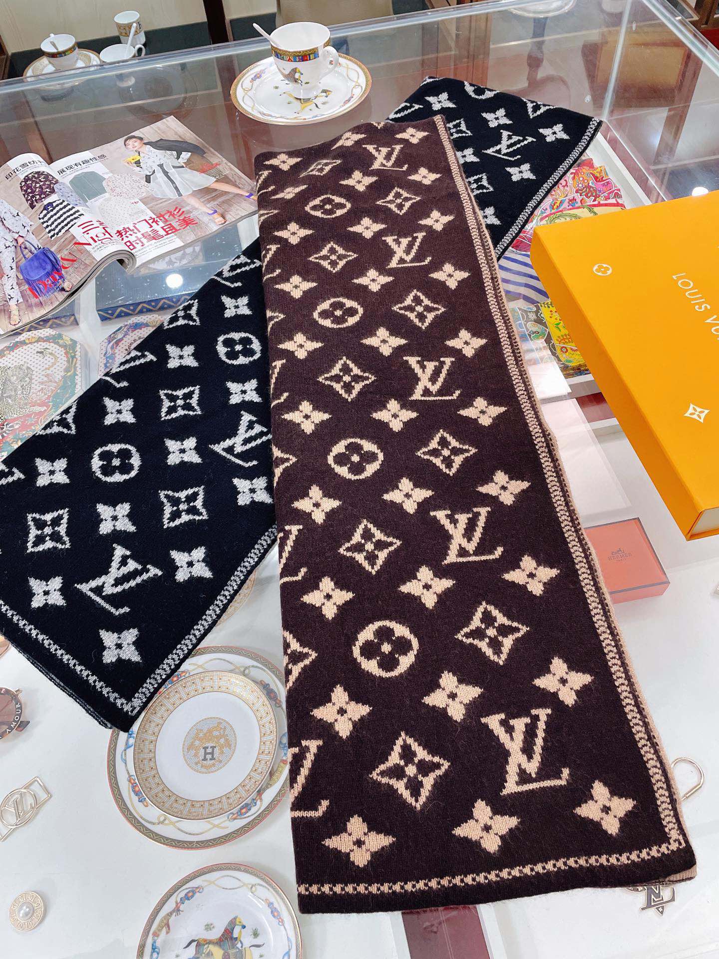 LV 羊絨針織圍巾