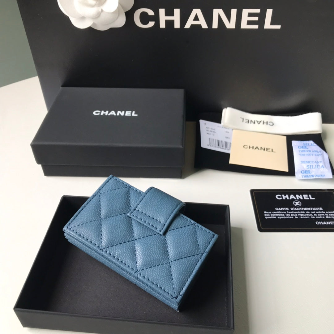 Chanel 多格層風琴式卡包