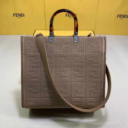 芬F家-Fendi Sunshine-中號杏色網眼手提袋