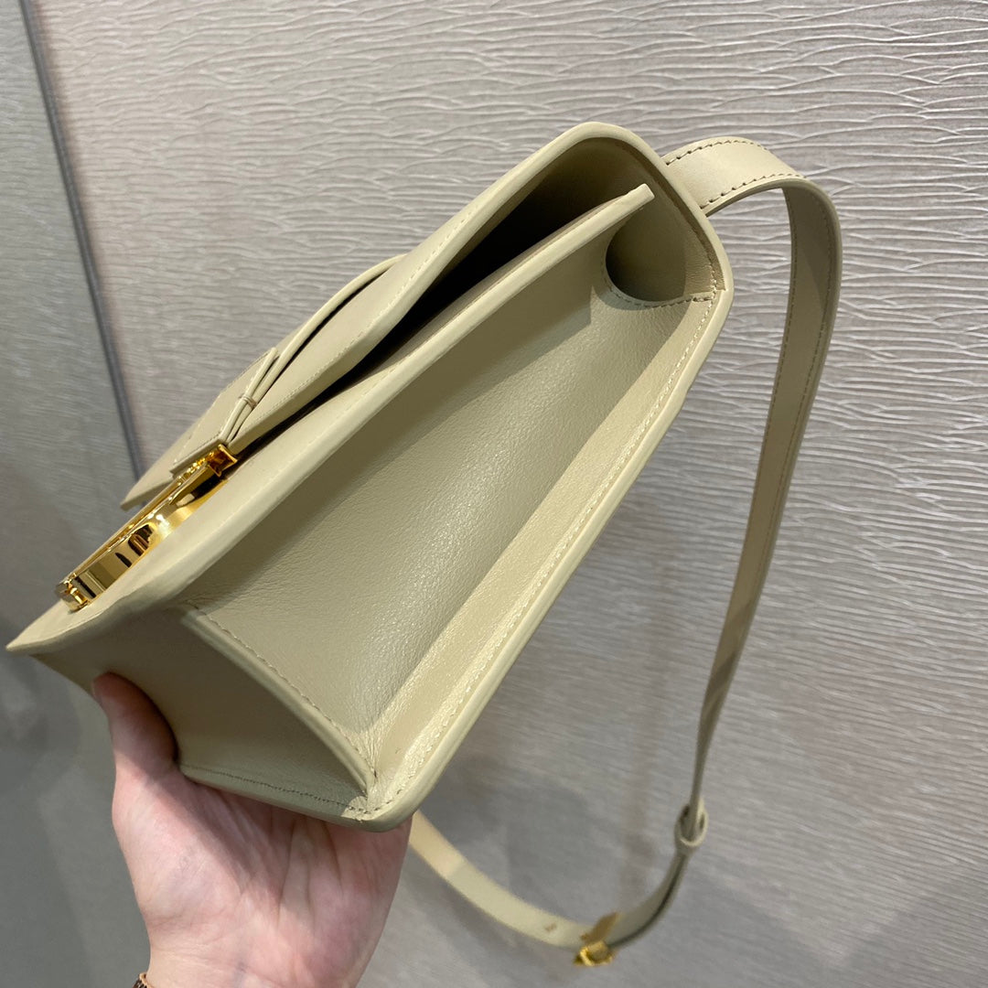Dior 蒙田 30 Montaigne系列-24cm-珐瑯扣-淺杏色