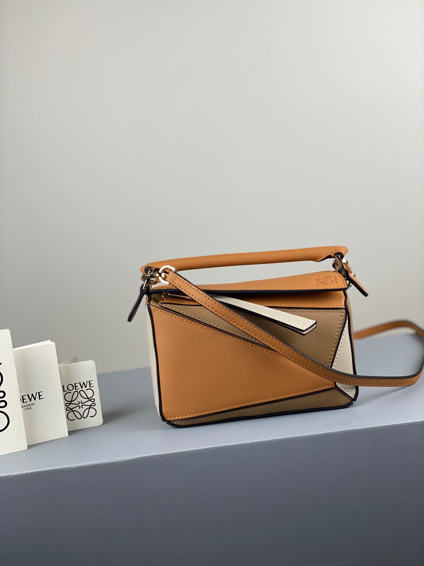 羅L威-Puzzle bag mini 小牛皮