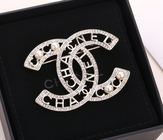 Chanel 胸針
