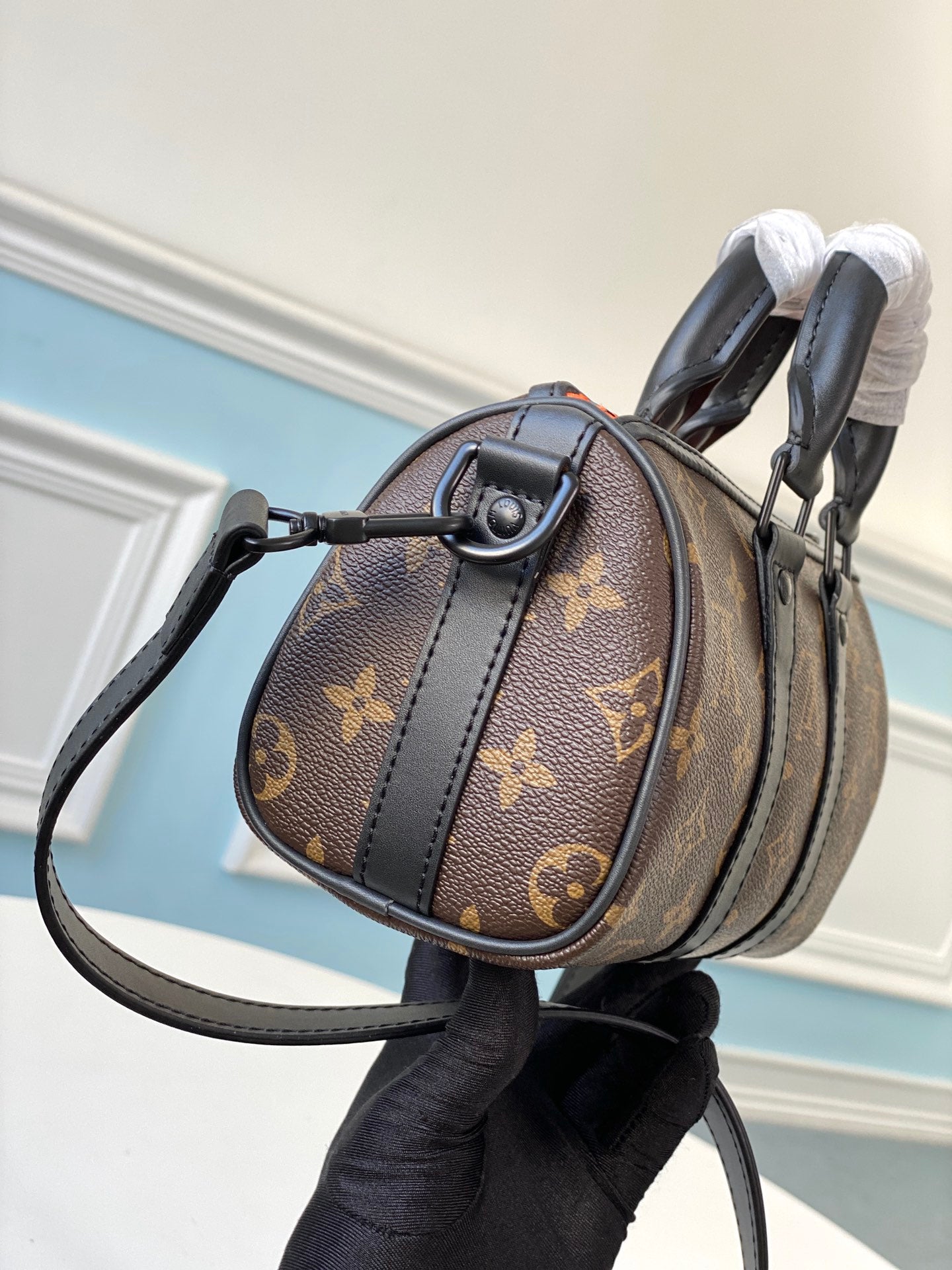 LV M80201 zoooom with friends