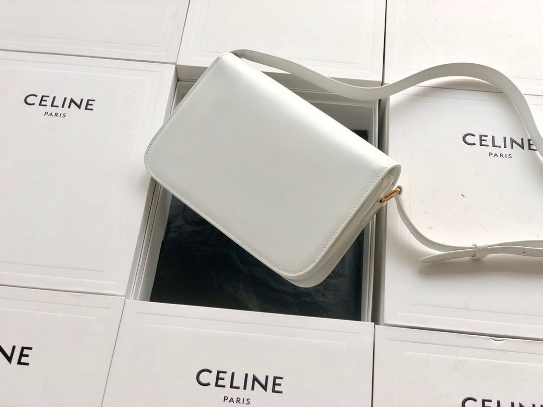 Celine TRIOMPHE 中號小牛皮-白色