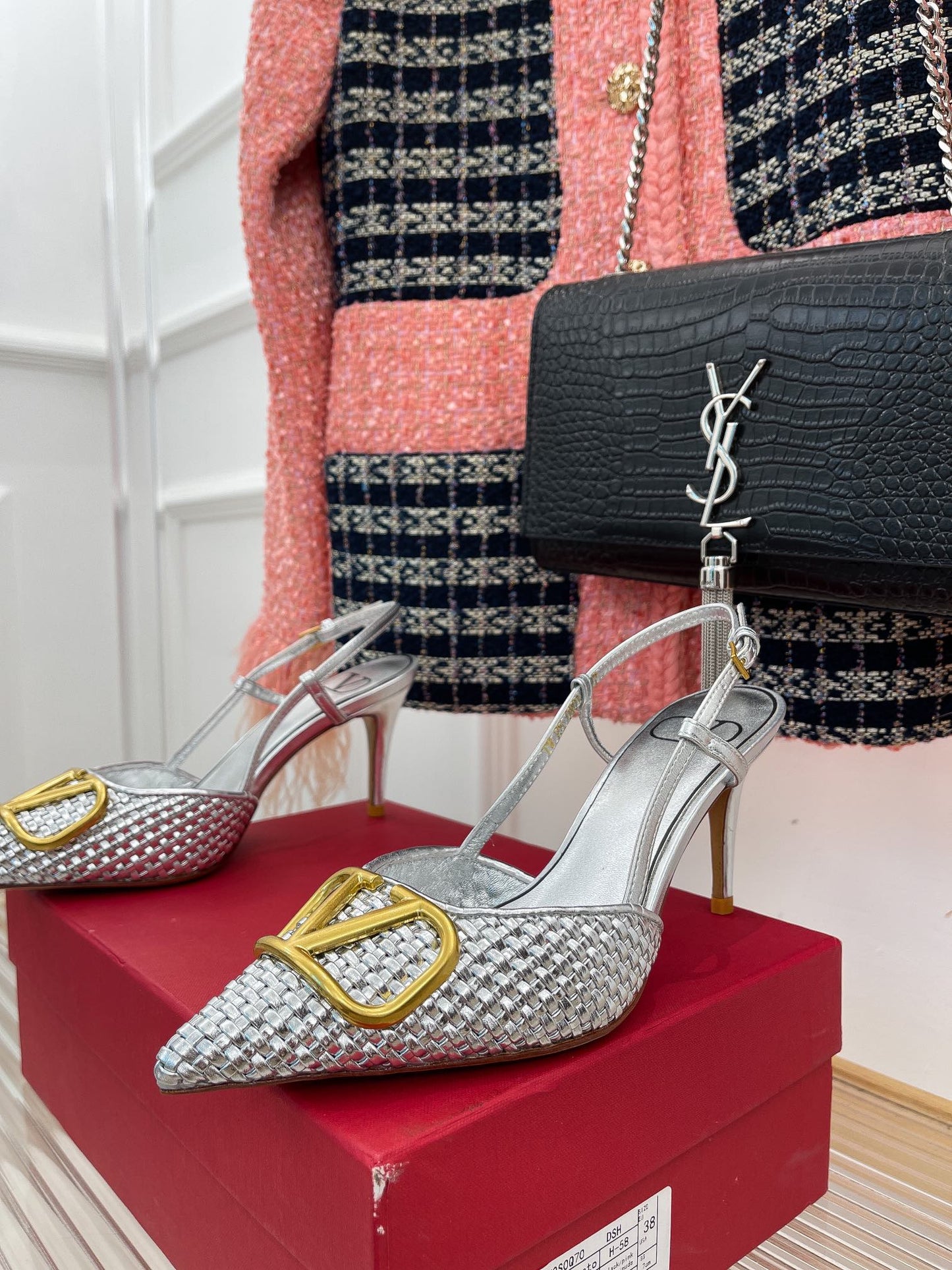 范倫V-2023春夏新款 V扣編織高跟涼鞋 8cm 銀色