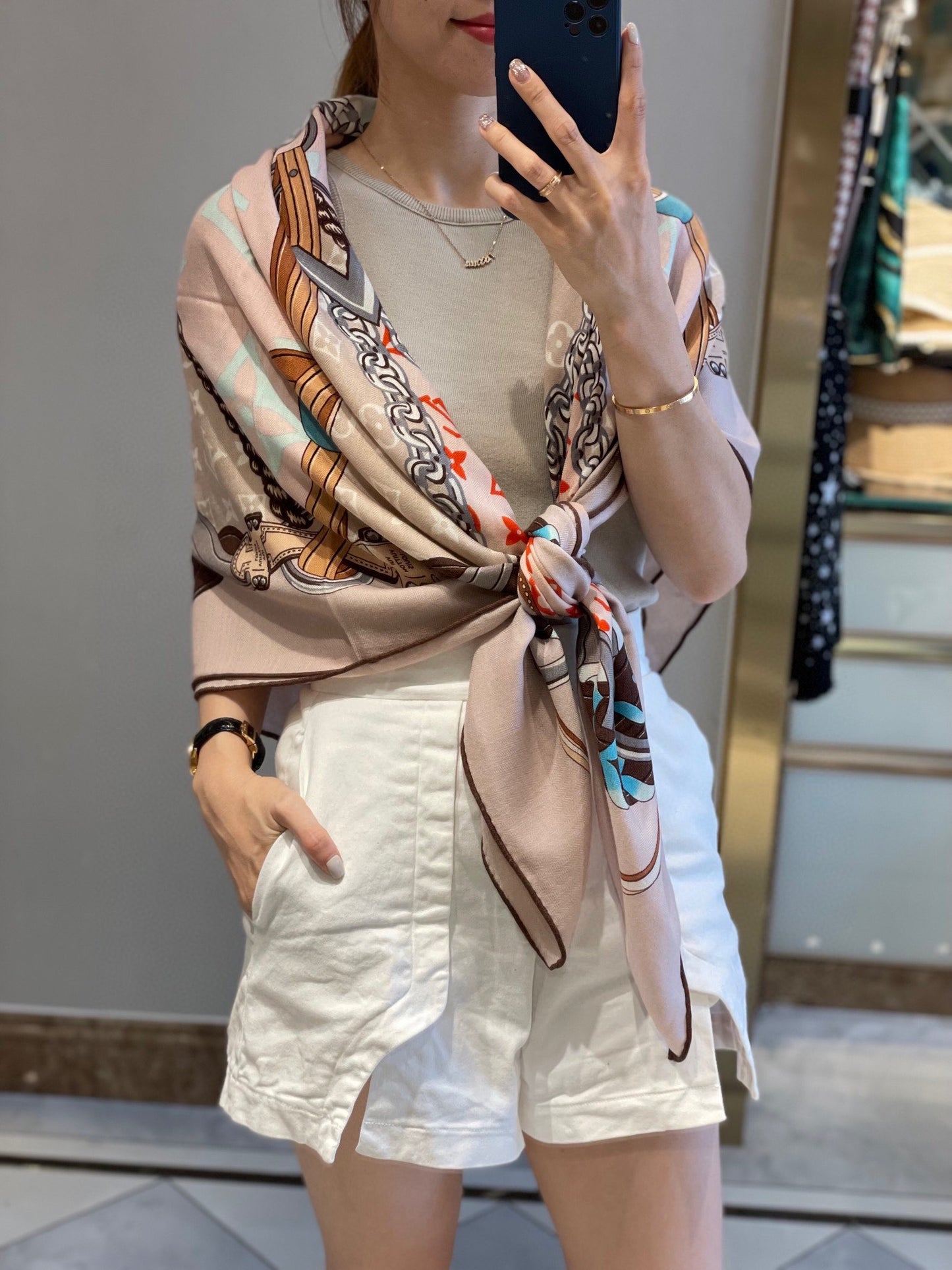 路L家-經典方形圍巾 140*140cm 70%羊絨+30%真絲