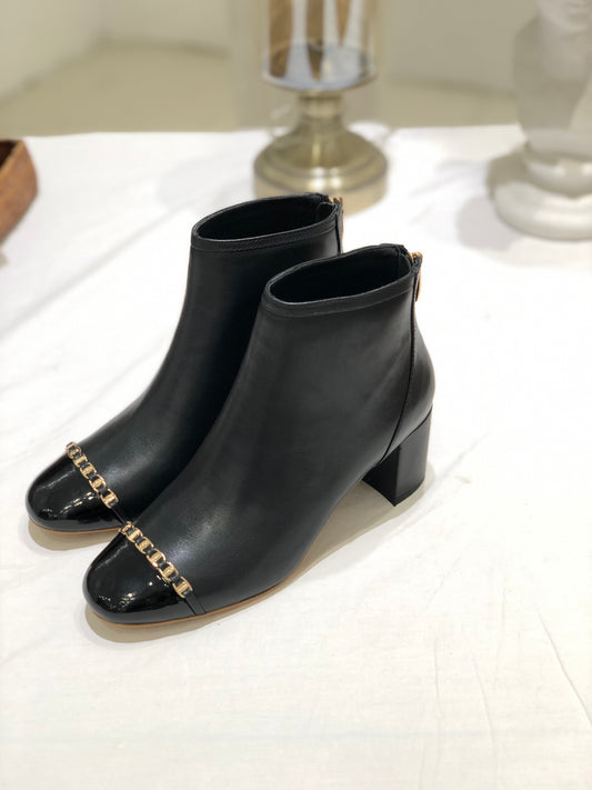 Salvatore Ferragamo鞋-馬蹄扣 粗跟短靴