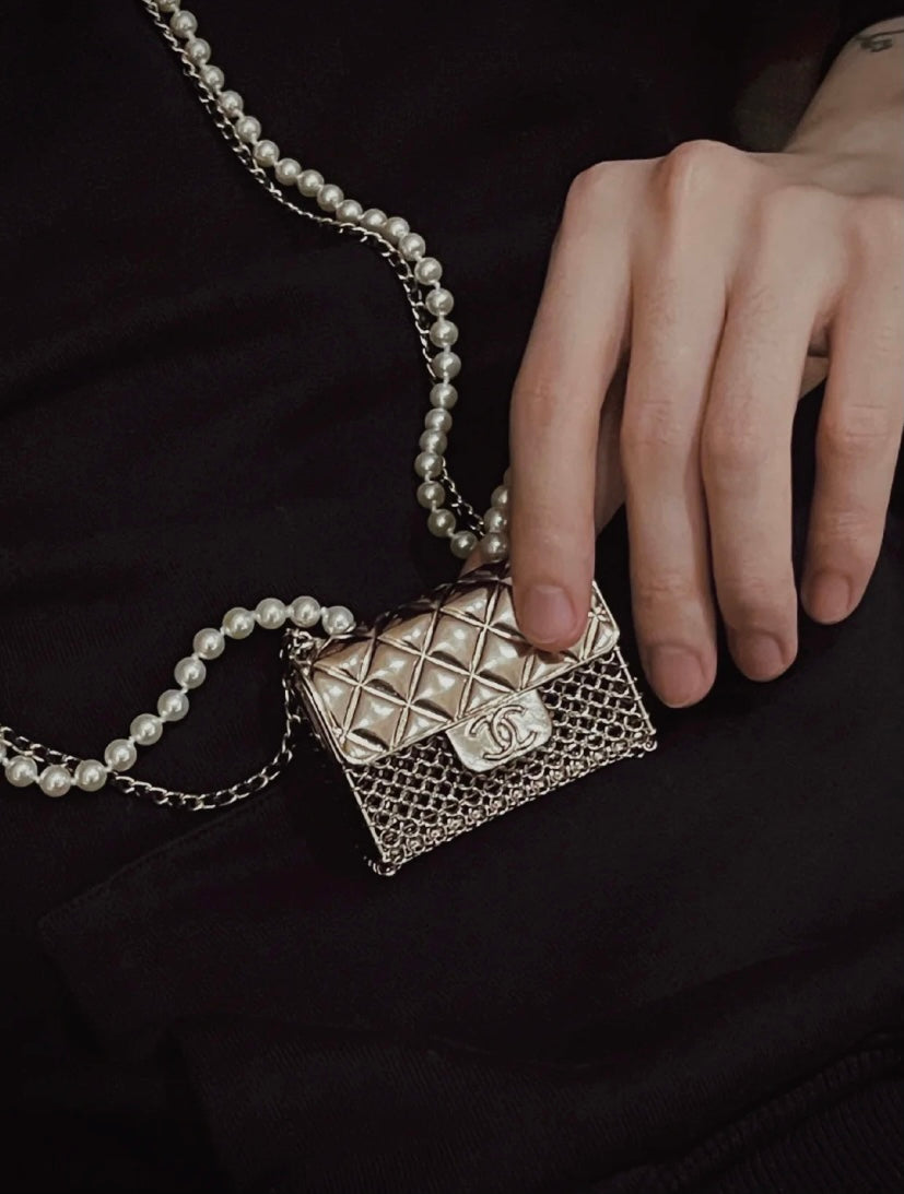 Chanel 珍珠鏈條金屬小包