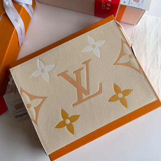 LV M80504 手拿包