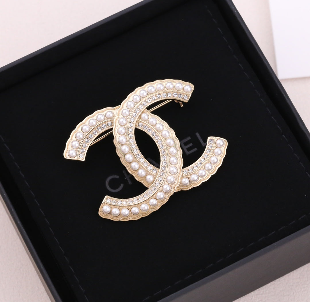 Chanel 胸針