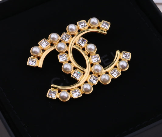 Chanel 胸針