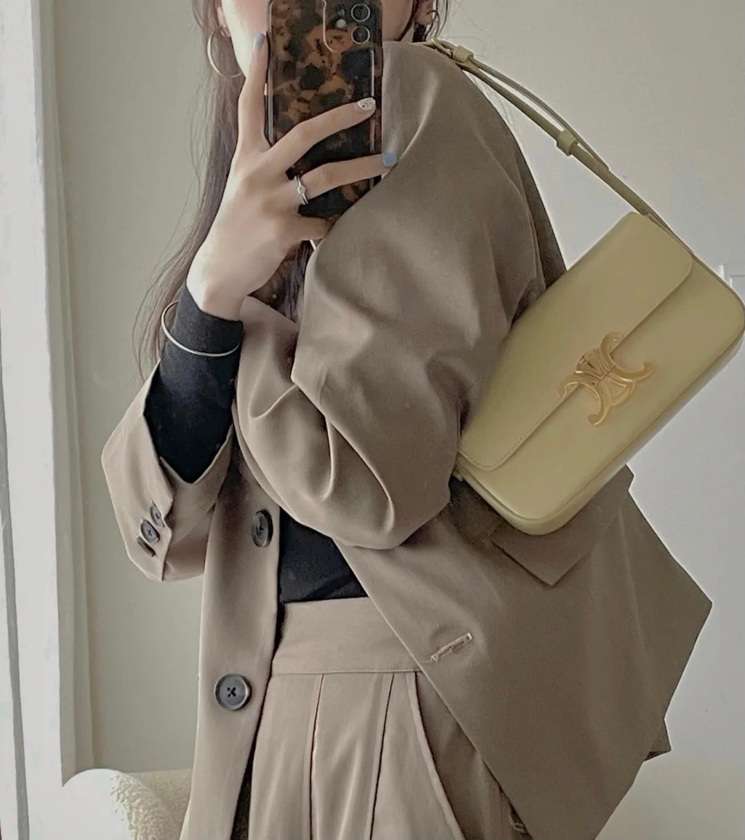 Celine Triomphe 牛皮革腋下包-黃色