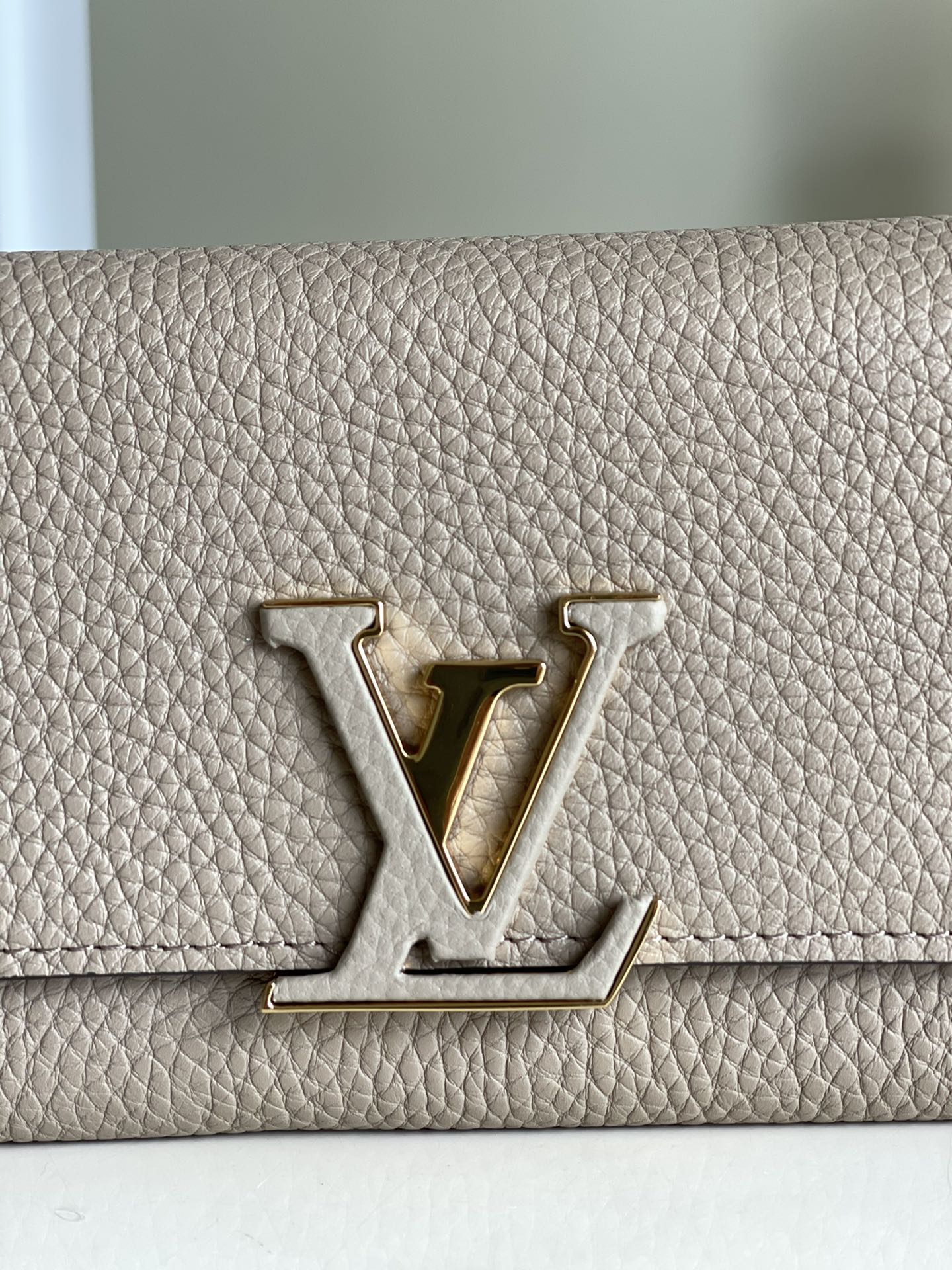 LV  M61249  Capucines 翻蓋長夾