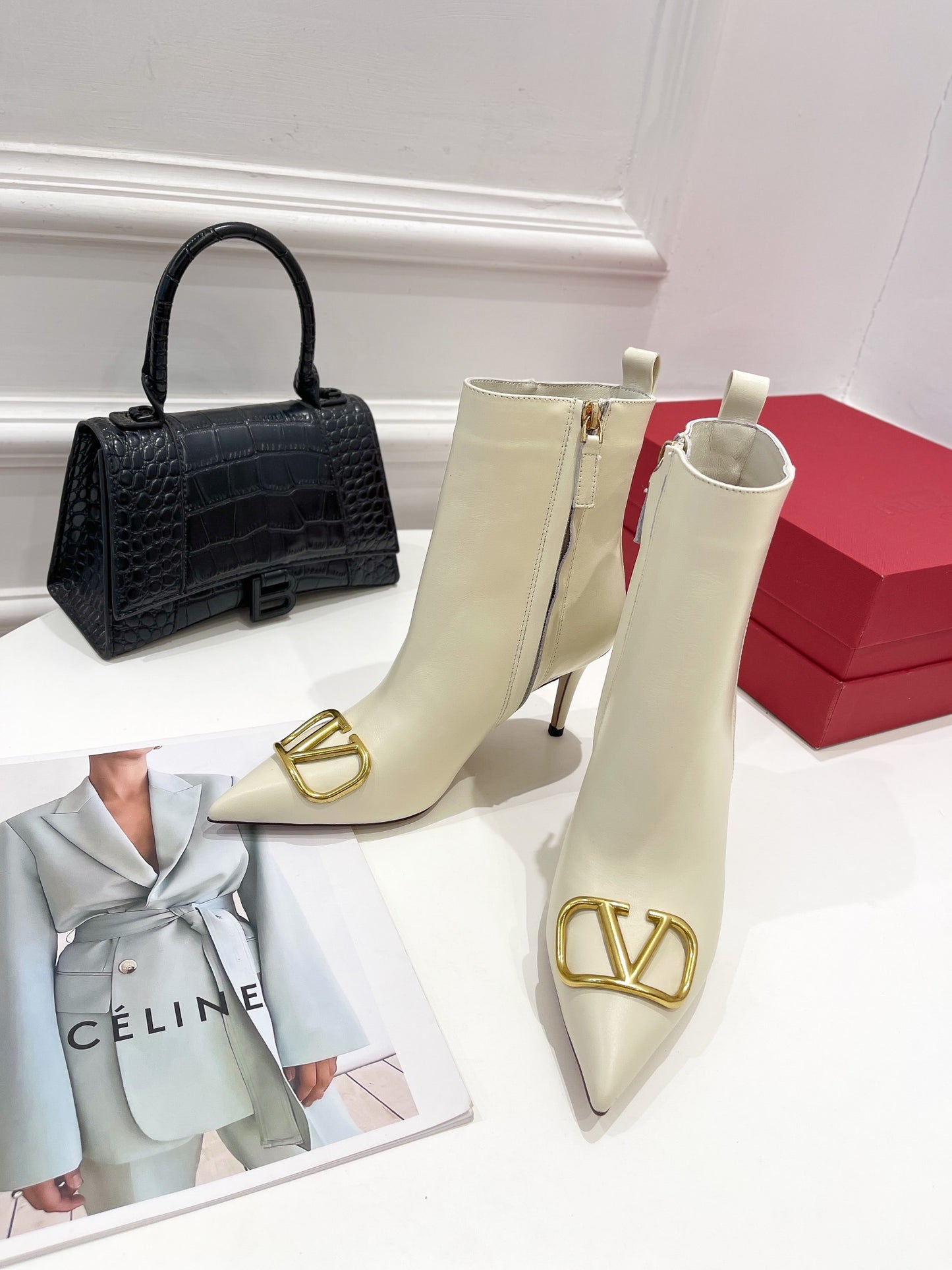 范倫V-2022 秋冬新款 大V扣短靴